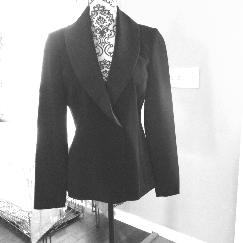 Formal black blazer with silk size 6 Sutton